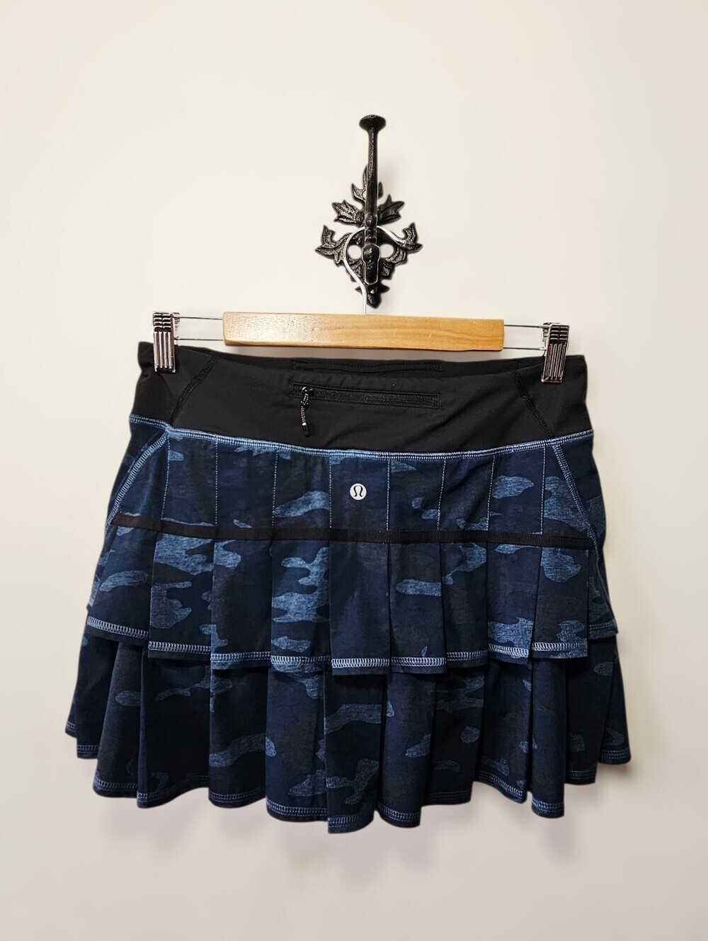 Lululemon Run Pace Setter Skirt Size 6 Tall Blue Camo EUC
